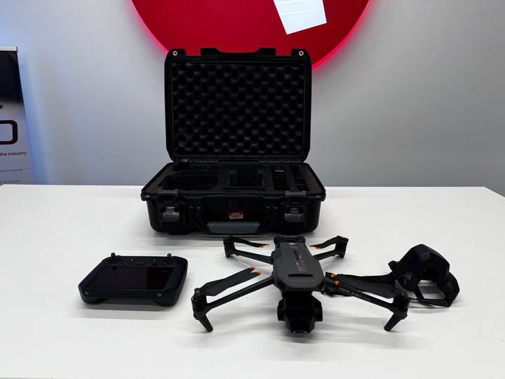 DJI Mavic 3 Pro Kit [Pre-Owned]