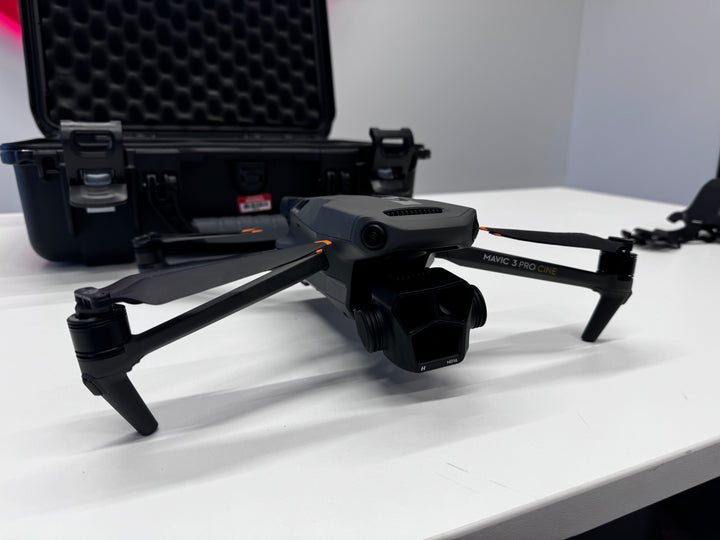 DJI Mavic 3 Pro Kit [Pre-Owned]